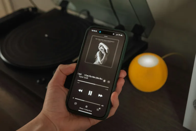 Тейлор Свифт стала самой популярной артисткой у пользователей Spotify в Шверте