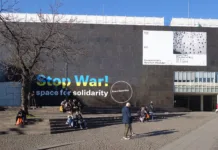 Дюссельдорф отмечает партнёрство с Черновцами спектаклем и помощью Украине