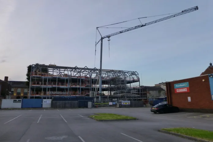 Apartment block under construction - geograph.org.uk - 5044272.jpg